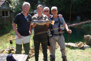 stage Pêche à la mouche pour CE et entreprise avec un guide